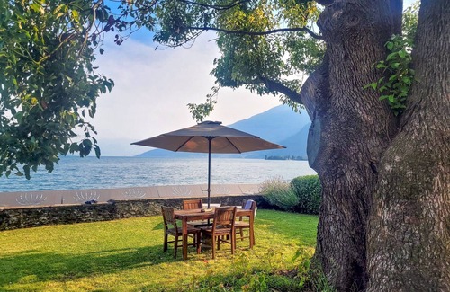 Domaso Apartment | Vento Tivano garden holiday flat directly on the lake
