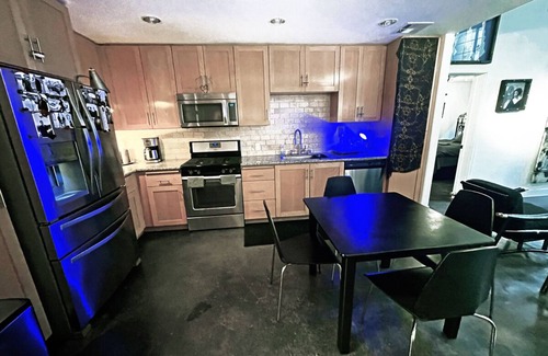 Ventura Condo | Ventura Downtown Art Loft Style Condo