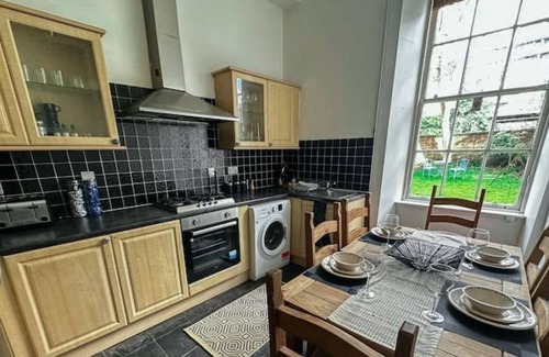 Glasgow Westend House | Venture Suite