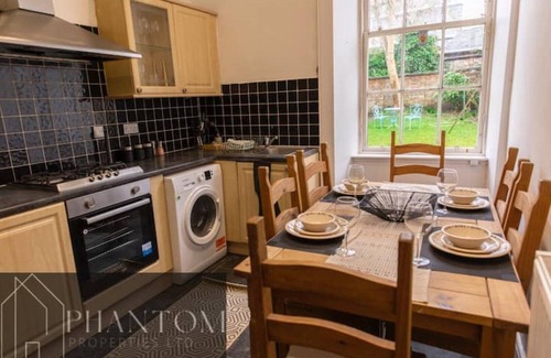 Glasgow Westend House | Venture Suite