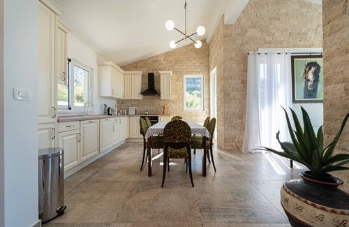 Maini Villa | Ventus Rosa 4 Bdr Villa w/Sea View & Private Pool
