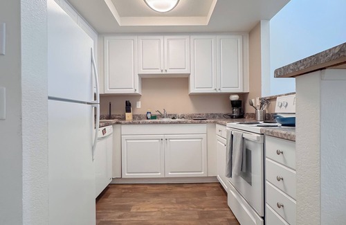 University City Apartment | Veranda La Jolla: Bright & Cozy 1-Bedroom in San Diego