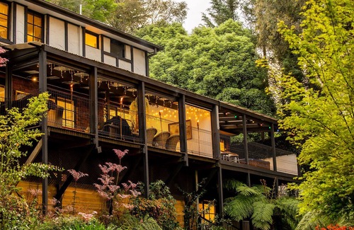 Kalorama Cottage | Verandah Views Cottage - Luxury Spa Cottage with Breathtaking Views