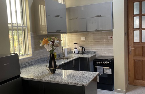 Kampala Apartment | Veras luxury Home - 5 min from the beach!