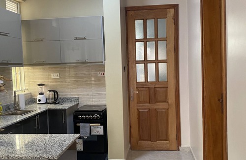 Kampala Apartment | Veras luxury Home - 5 min from the beach!