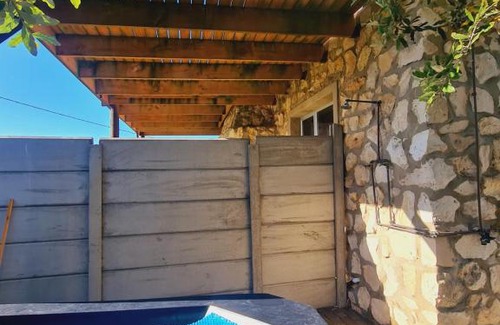 L'Agulhas House | Verregaande Cottage with hot tub