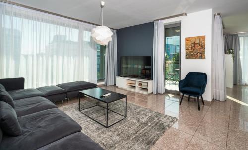 Vitosha District Apartment | Vertigo Huge Apartment 2 Bedrooms Balcony Parking