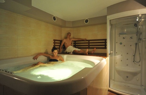 Gledy Hotel | Vertigo Narie