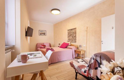 Somma Lombardo House | Veruskacamere Camera 2