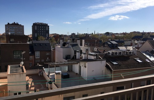 Canillas Condo | Very bright duplex with balcony and views