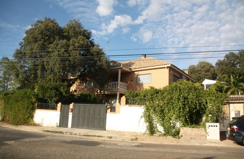 Santa Cruz del Retamar Ski Chalet | Very bright villa with many spaces outside
