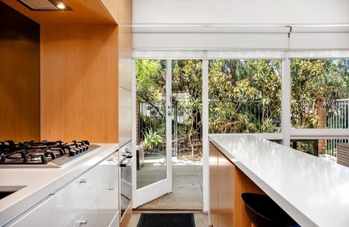 Cottesloe Apartment | Very chic, very coastal… very Cott!