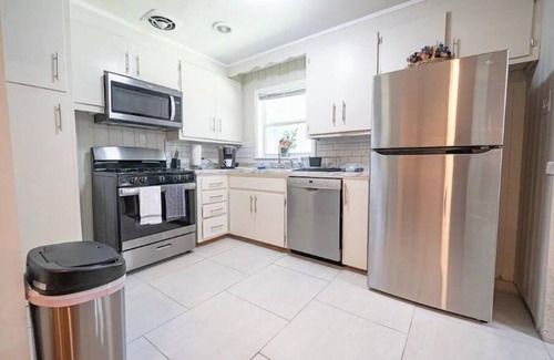 Milton House | Very Clean, Spacious, & Quiet Home Near Beaches