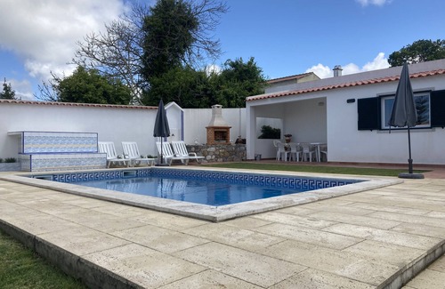 Banzao Villa | Very close to Colares coast, private swimming pool, sleeps 9