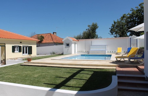 Banzao Villa | Very close to Colares coast, private swimming pool, sleeps 9