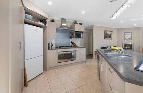 Lynmore House | VERY COMFORTABLE LYNMORE OWNER'S HOME NEAR REDWOOD FOREST.