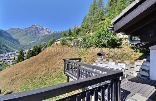 Grimentz Ski Chalet | Very comfortable chalet on 2 levels, for 6 people, living room with fireplace, kitchen area with dis