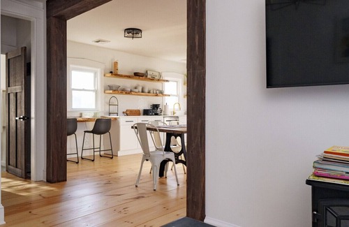 Witmer House | Very Cozy, 2 Bedroom Farmhouse Apartment 2nd FL