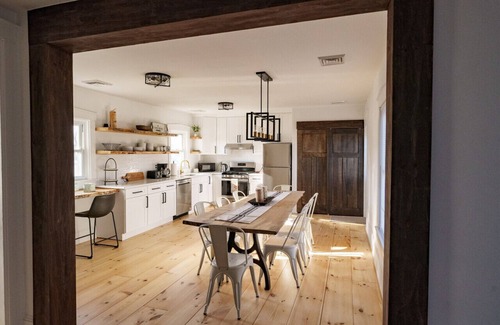 Witmer House | Very Cozy, 2 Bedroom Farmhouse Apartment 2nd FL