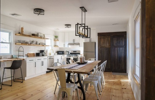 Witmer House | Very Cozy, 2 Bedroom Farmhouse Apartment 2nd FL