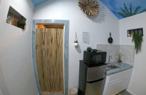 Perris Apartment | VERY COZY HAWAIIAN TINY STUDIO !