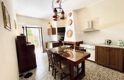 Monteroni d'Arbia Apartment | Very large apartment in historic building from the late 1700s with billiard room.