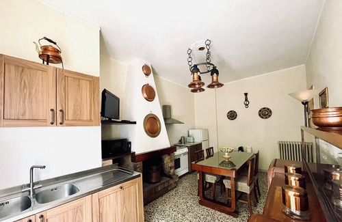 Monteroni d'Arbia Apartment | Very large apartment in historic building from the late 1700s with billiard room.