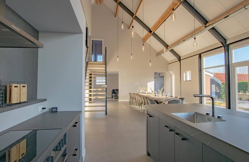 Lage Zwaluwe House | very luxurious group accommodation with en-suite rooms