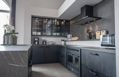 Lage Zwaluwe House | very luxurious group accommodation with en-suite rooms
