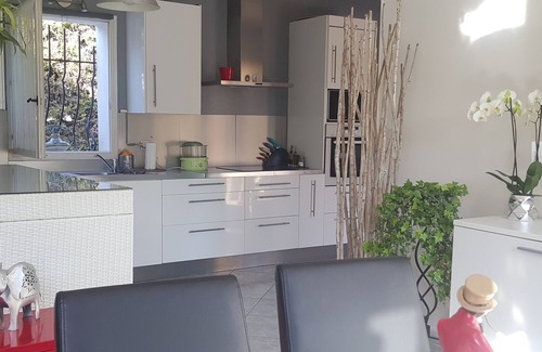 Gignac-la-Nerthe Villa | VERY NICE VILLA FOR 10 PEOPLE MAXIMUM