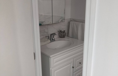 Homecrest House | Very private apartment kozy bedroom