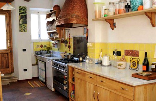 Gignano di Brancoli Villa | Very private villa, pool, 12 km to Lucca, walk to restaurant, amazing views