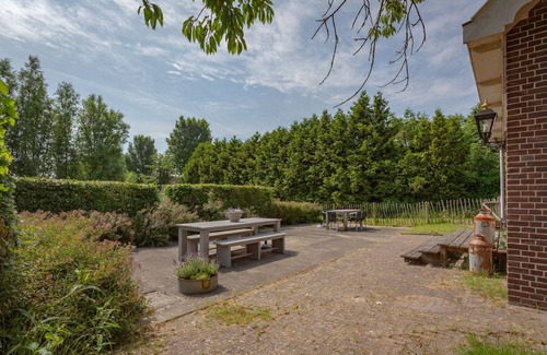 Workum Apartment | Very spacious 3-bedroom flat within walking distance of Workum centre