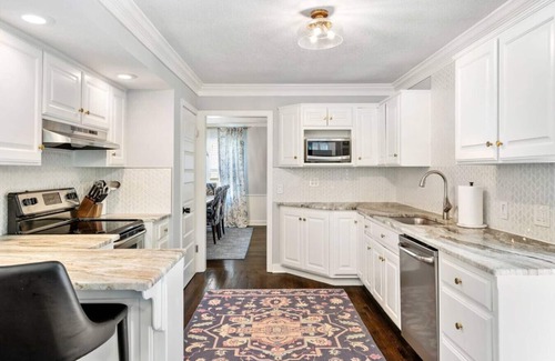 Mission House | Very Spacious! Game Room, Swing Set, Deck, Yard, Outdoor Fun + Sleeps 16