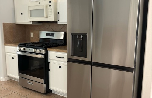 Barker House | Very spacious- luxury master bedroom, new furniture attach private bathroom