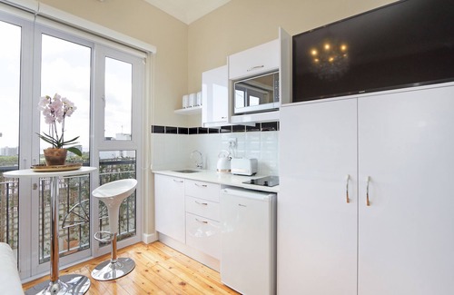 Green Point Apartment | Vesper Apartments