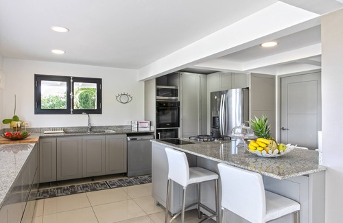 Bellevue House | VILLA ZABRICOT Magnificent contemporary villa - 6 bedrooms 4 bathrooms