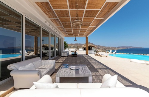 Kalafatis Villa | Vibhu Estate – 14 Suiten und Schlafzimmer