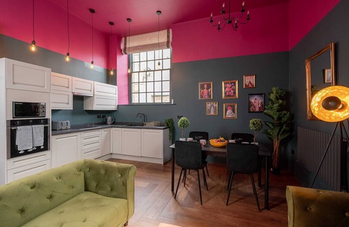 Barnard Castle Apartment | Vibrant 2-Bedroom Chapel Apartment Retreat