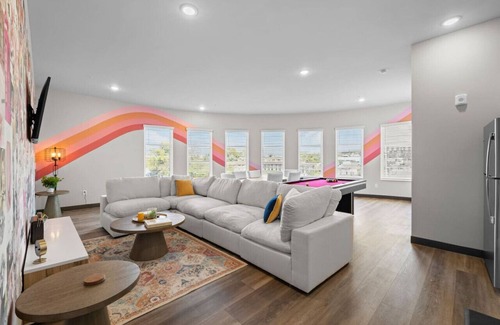 South Nashville Apartment | Vibrant 2BR in Nashville’s Best Spot - Sleeps 6!