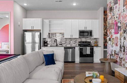 South Nashville Apartment | Vibrant 2BR in Nashville’s Best Spot - Sleeps 6!