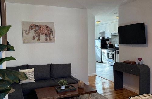 The Heights Apartment | Vibrant 3-BED Stay In Great Neighborhood Near NYC