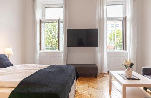 Wahring Apartment | Vibrant 3BR near AKH Hospital - Perfect for Groups