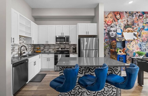 South Nashville Apartment | Vibrant Apt: 8min to DT, Free Parking & Games!