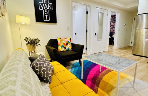Hastings House | Vibrant East Van, easy access to downtown, mountains, shops and restaurants.