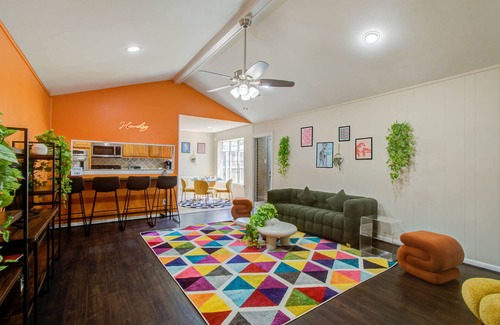 Woodlake - Briar Meadow House | Vibrant Hub: Central Location - Golf Stadiums