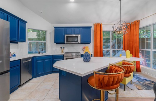 McKinney House | Vibrant & Modern 3BR Home in McKinney!
