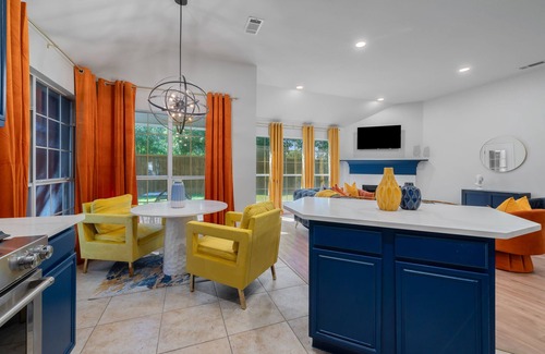 McKinney House | Vibrant & Modern 3BR Home in McKinney!