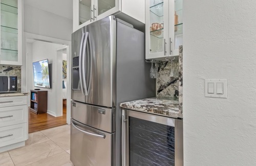 Grandview Heights House | Vibrant Oasis W/Heated Pool 3BR-2BA N/Downtown
