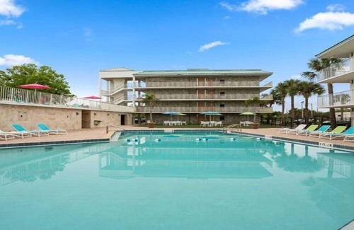 Historic Downtown Kissimmee House | Vibrant Room w 2 DBL Beds Near Local Attractions & Restaurants